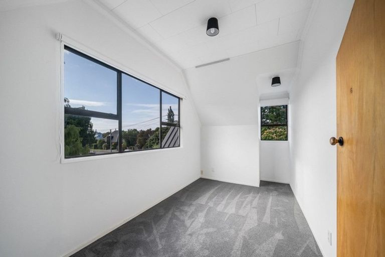 Photo of property in 15 Wittys Road, Avonhead, Christchurch, 8042