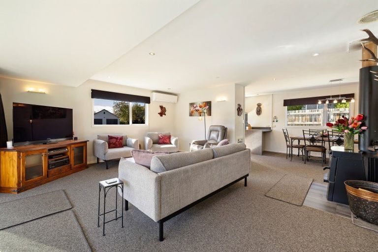 Photo of property in 1 Kelvin Place, Kelvin Heights, Queenstown, 9300