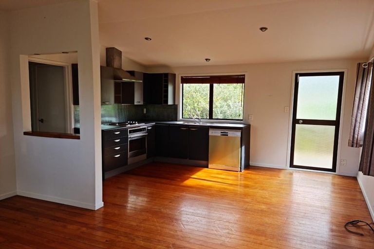 Photo of property in 43b Vipond Road, Stanmore Bay, Whangaparaoa, 0932