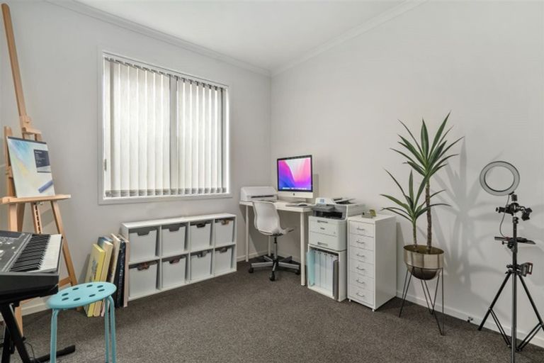 Photo of property in 11 Rainey Crescent, Papamoa Beach, Papamoa, 3118