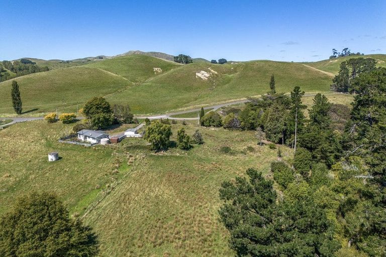 Photo of property in Ex Awariki School, 667 Mangahei Road, Te Uri, Dannevirke, 4973