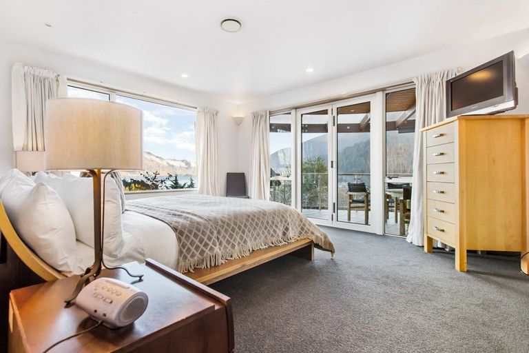 Photo of property in 15 Kent Street, Queenstown, 9300