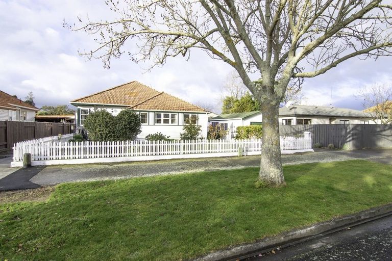 Photo of property in 25 Ihle Street, Terrace End, Palmerston North, 4410