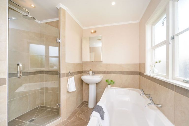 Photo of property in 19 Winchester Street, Awapuni, Palmerston North, 4412