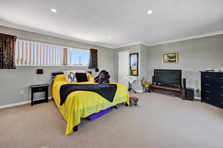 Photo of property in 50 Leslie Street, Waitara, 4320