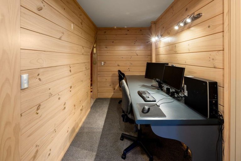 Photo of property in 15 The Esplanade, Huntington, Hamilton, 3210