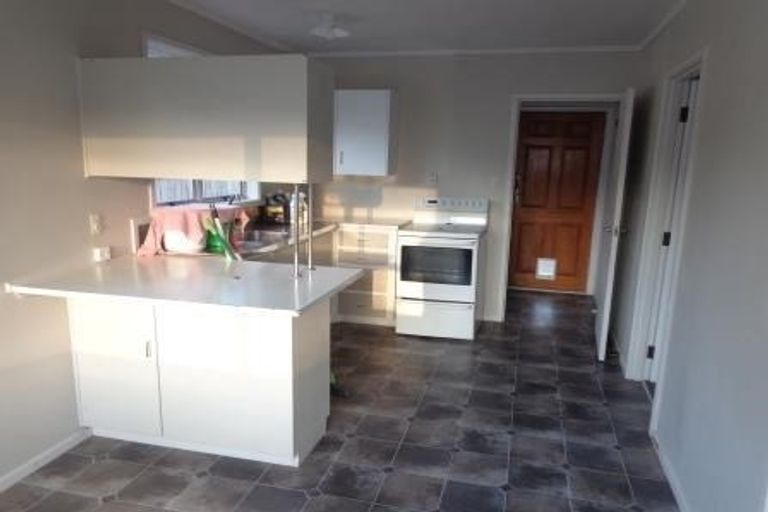 Photo of property in 58 Sunline Avenue, Massey, Auckland, 0614