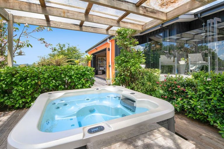 Photo of property in 170 Oyster Point Road, Kaukapakapa, Warkworth, 0984