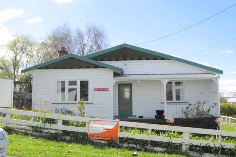 Photo of property in 4 Willis Street, Marton, 4710