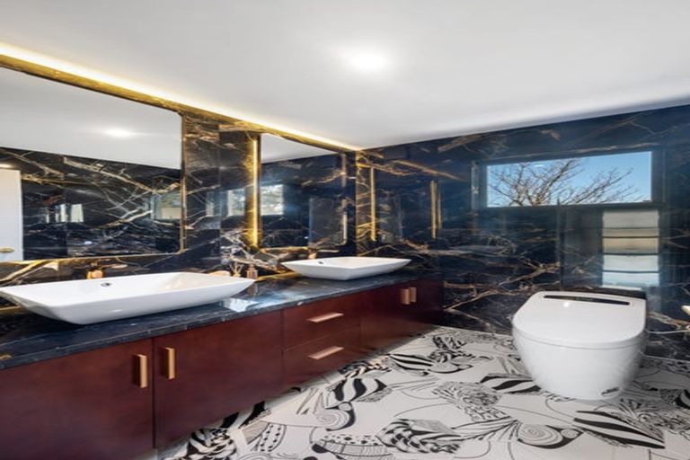 Photo of property in 24 Half Moon Rise, Half Moon Bay, Auckland, 2012