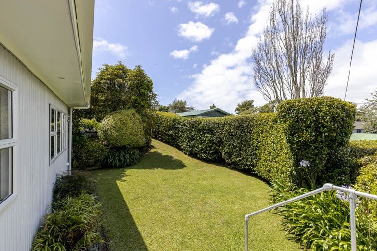 Photo of property in 5 Whitby Place, Westown, New Plymouth, 4310