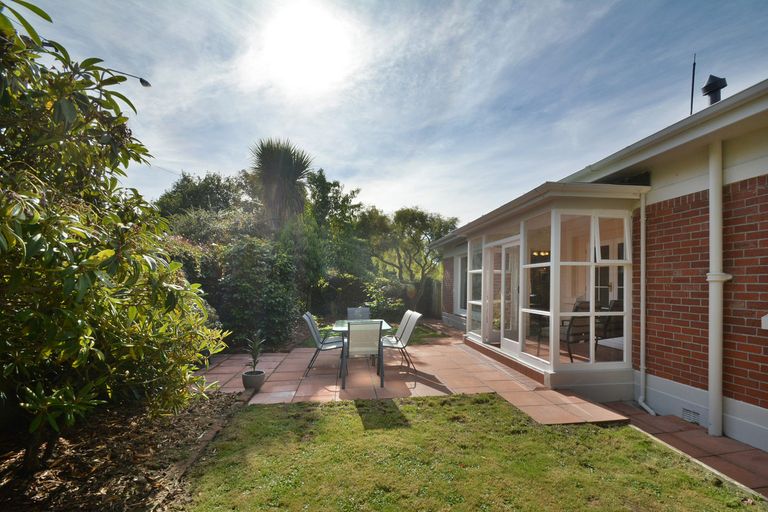 Photo of property in 2 Mcgeorge Avenue, Mornington, Dunedin, 9011