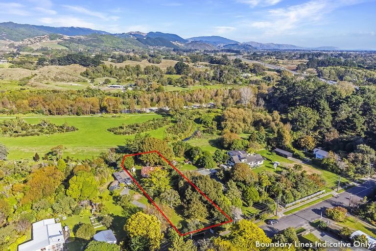 Photo of property in 13 Kauri Road, Waikanae, 5036