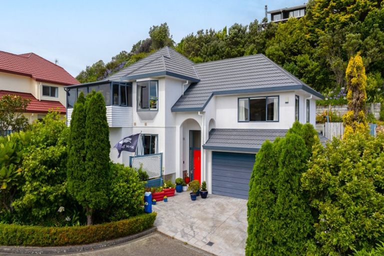 Photo of property in 10 Huxley Grove, Churton Park, Wellington, 6037