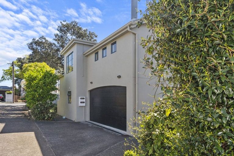 Photo of property in 1/71 Princes Street, Northcote Point, Auckland, 0627