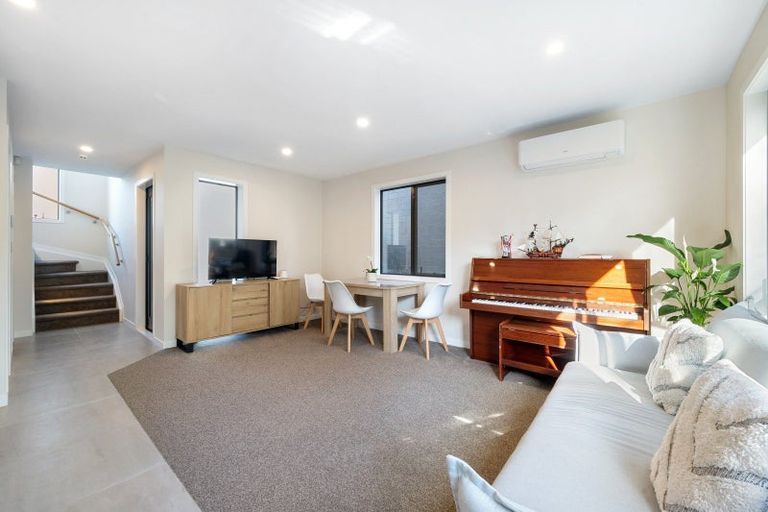 Photo of property in 10 Finesse Lane, Bucklands Beach, Auckland, 2012