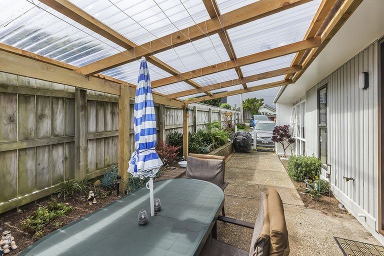 Photo of property in 3/22 Park Avenue, Titahi Bay, Porirua, 5022