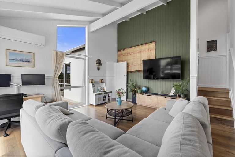 Photo of property in 2 Mabbett Lane, Waimauku, 0883