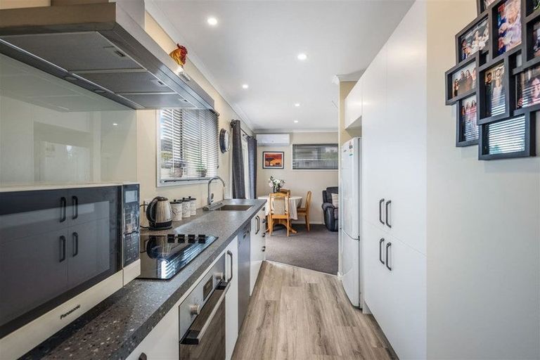 Photo of property in 166 Mark Avenue, Grenada Village, Wellington, 6037