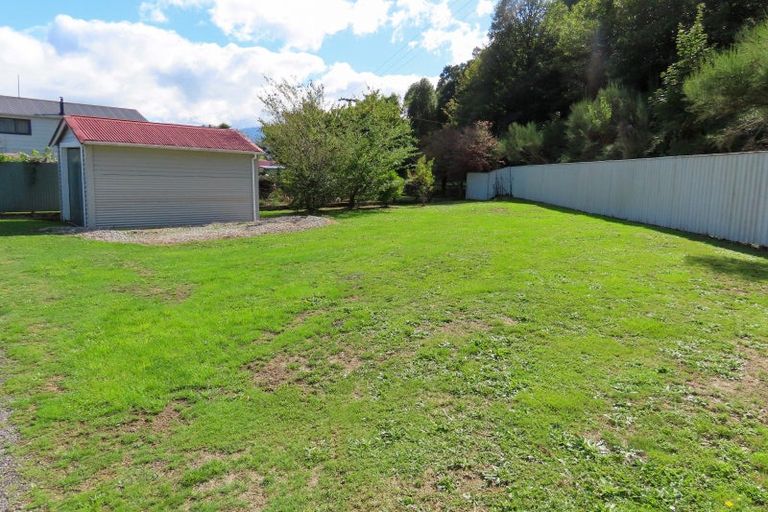Photo of property in 4 Broadway, Reefton, 7830