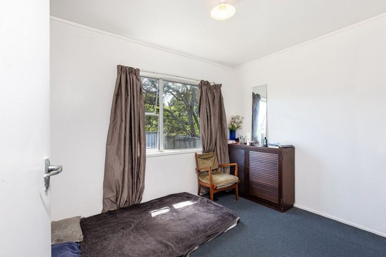 Photo of property in 3/94 Chivalry Road, Glenfield, Auckland, 0629