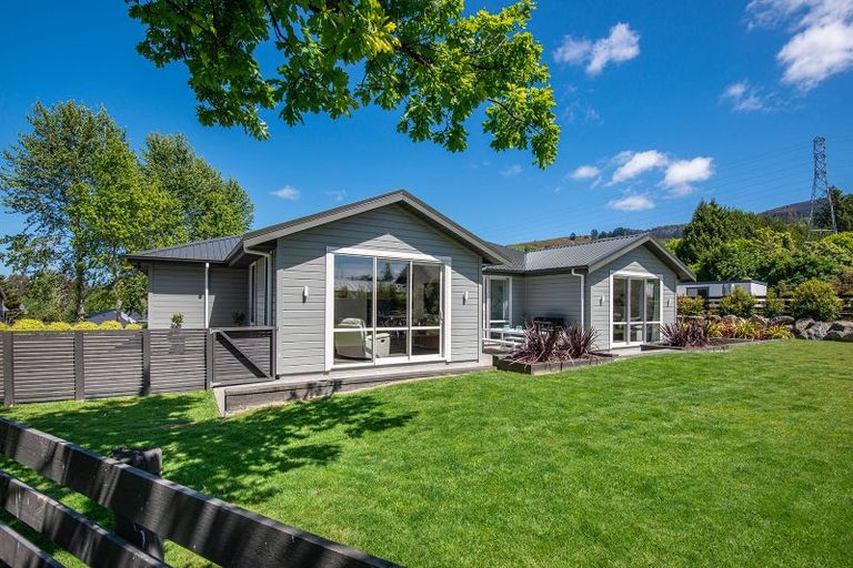 Photo of property in 8 Redwoods Lane, Helensburgh, Dunedin, 9010