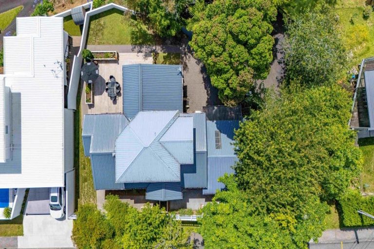 Photo of property in 377 Mangorei Road, Merrilands, New Plymouth, 4312