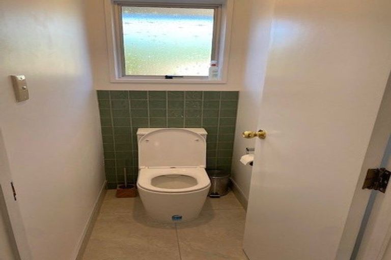 Photo of property in 52 Royal Park Drive, Parklands, Christchurch, 8083