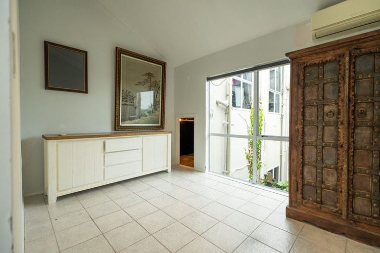 Photo of property in 1/23 Bernleigh Terrace, West Harbour, Auckland, 0618