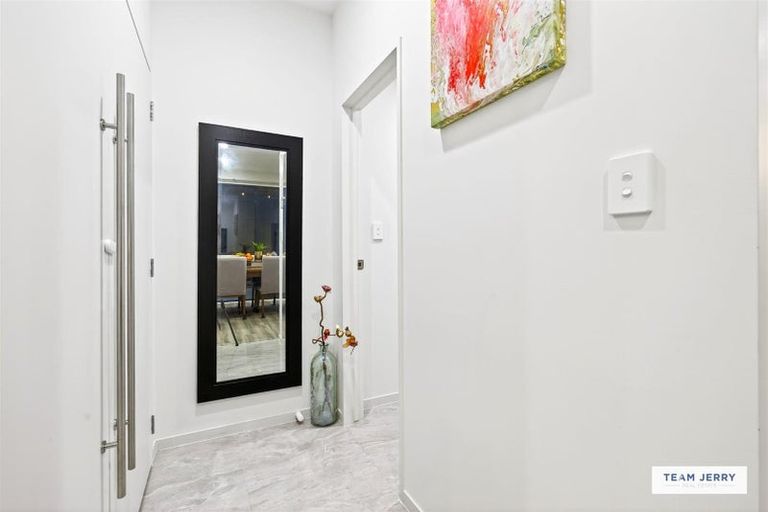 Photo of property in 15 Te Aparangi Road, Papakura, 2110