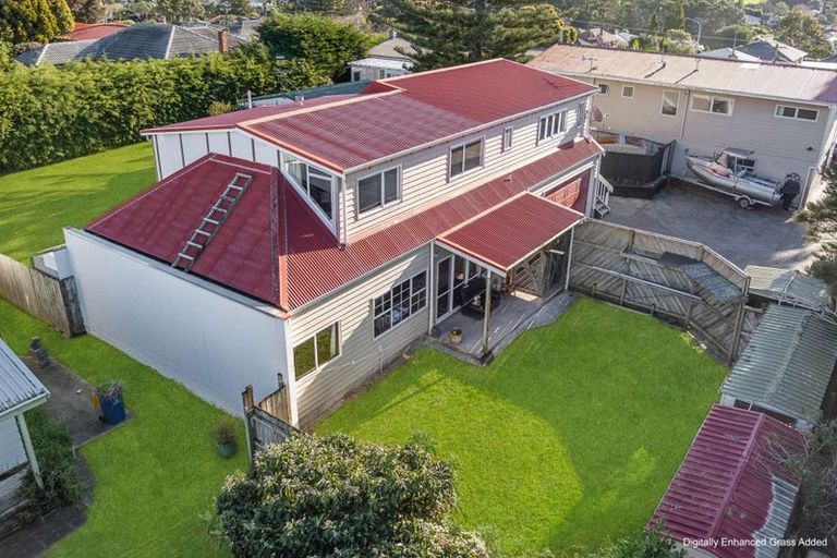 Photo of property in 46a Farquhar Road, Glendene, Auckland, 0602