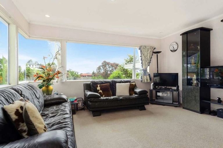 Photo of property in 76 Crestview Place, Browns Bay, Auckland, 0630
