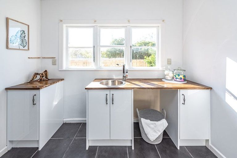 Photo of property in 1 Arran Place, Aramoho, Whanganui, 4500