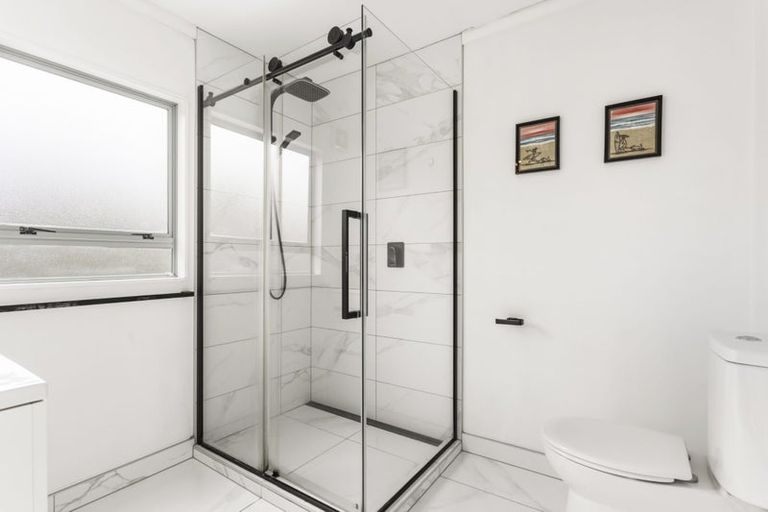 Photo of property in 1/351 West Coast Road, Glen Eden, Auckland, 0602