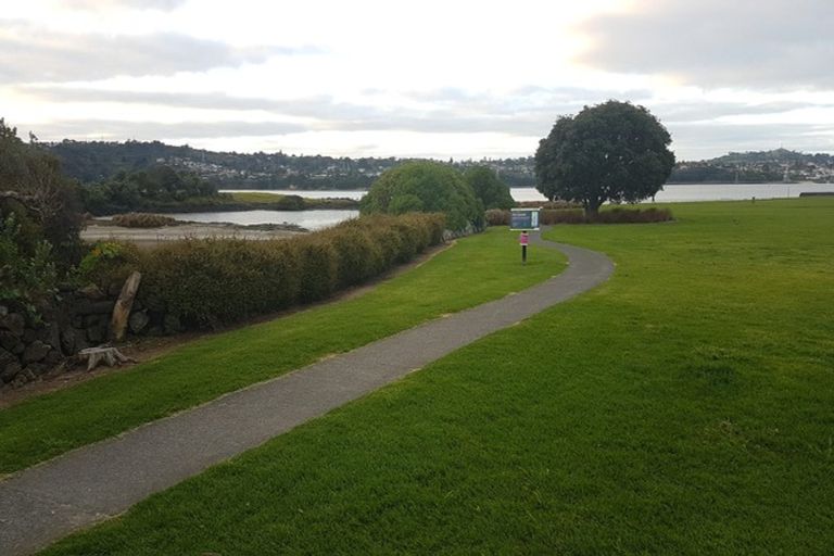 Photo of property in 2/7 Ashcroft Avenue, Mangere Bridge, Auckland, 2022