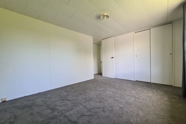 Photo of property in 1/9 Kirrie Avenue, Te Atatu South, Auckland, 0610