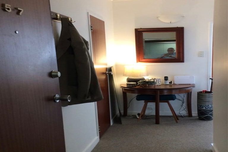 Photo of property in Hobson Court Flats, 57/70 Hobson Street, Thorndon, Wellington, 6011