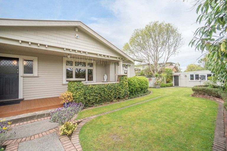 Photo of property in 3 Langston Avenue, Palmerston North, 4414