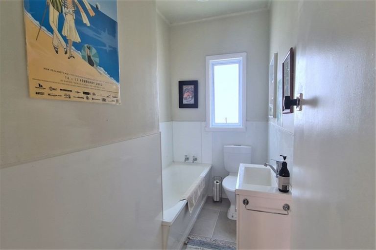 Photo of property in 147 Tasman Street, Opunake, 4616