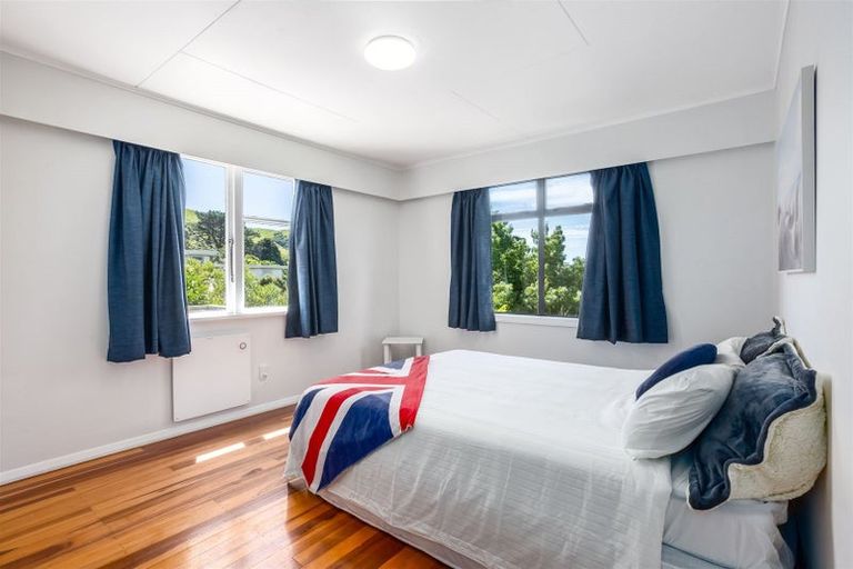 Photo of property in 8 Muri Road, Pukerua Bay, 5026