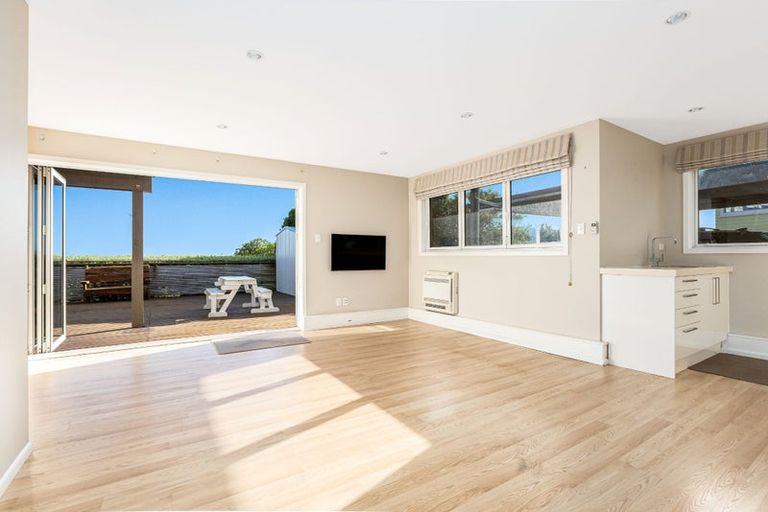 Photo of property in 30 Taupo Crescent, Plimmerton, Porirua, 5026