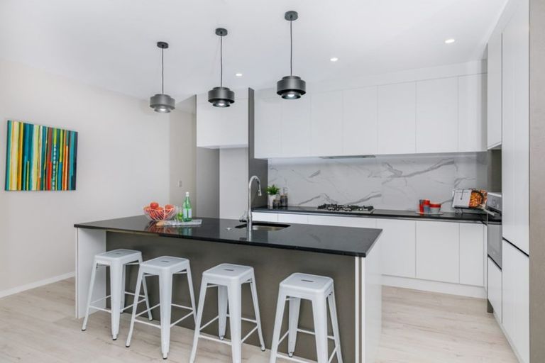 Photo of property in 14 Ropere Street, Kumeu, 0810