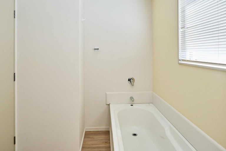 Photo of property in 20a Bedford Street, Cannons Creek, Porirua, 5024