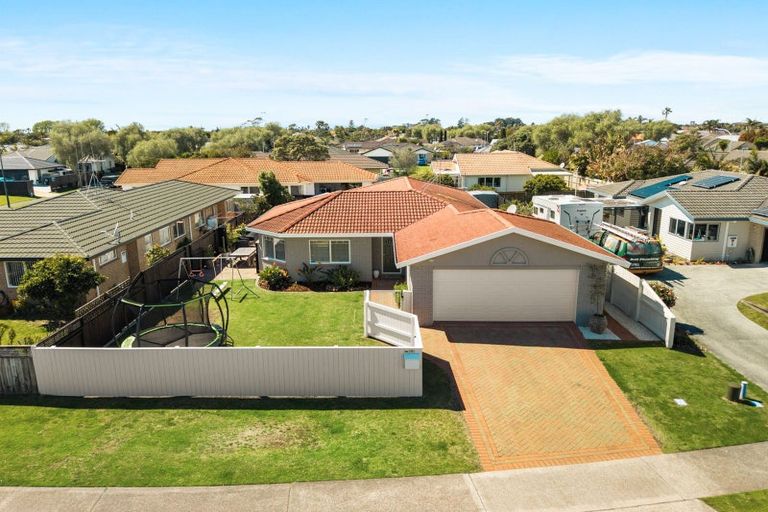 Photo of property in 151 Evans Road, Papamoa Beach, Papamoa, 3118
