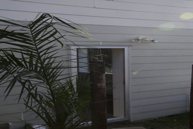 Photo of property in 2/39 Bayview Road, Bayview, Auckland, 0629