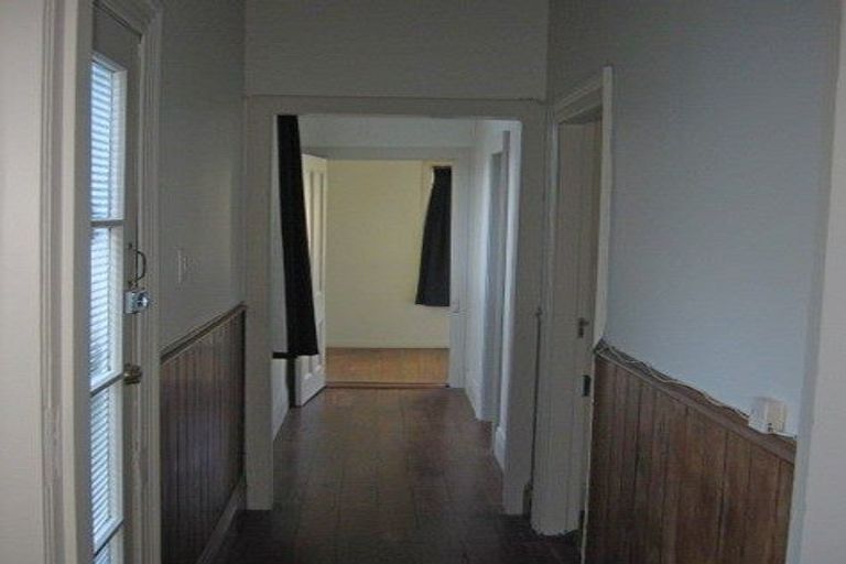 Photo of property in 36 Rolleston Street, Mount Cook, Wellington, 6021