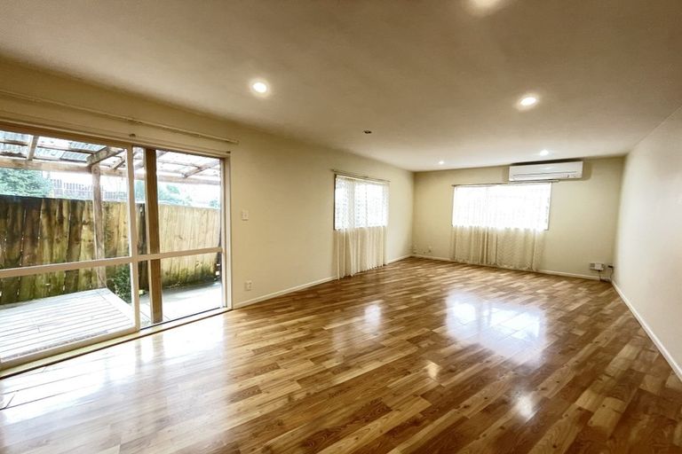 Photo of property in 14a Cypress Place, Sunnynook, Auckland, 0620