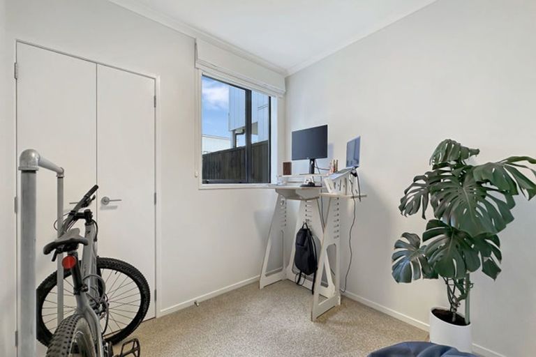 Photo of property in 29 Manarini Road, Westgate, Auckland, 0614