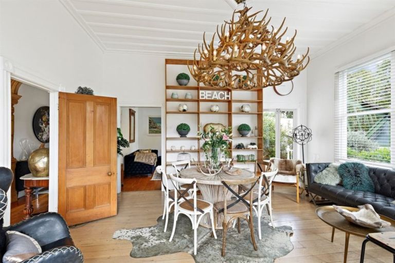 Photo of property in 20 Hebe Place, Birkenhead, Auckland, 0626