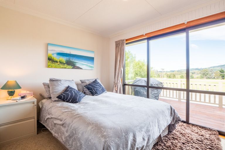 Photo of property in 325 Main South Road, Green Island, Dunedin, 9018